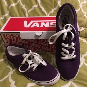 Atwood low Vans size 8
